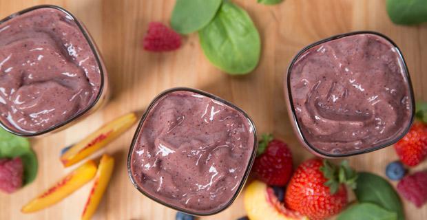 Drink Recipe:  Skinny Peach Berry Smoothie