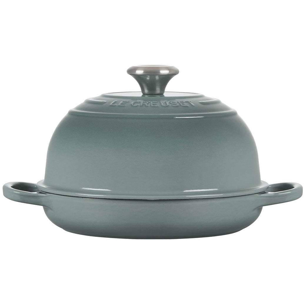 Le Creuset 9.5″ (1.75 qt.) Signature Bread Oven