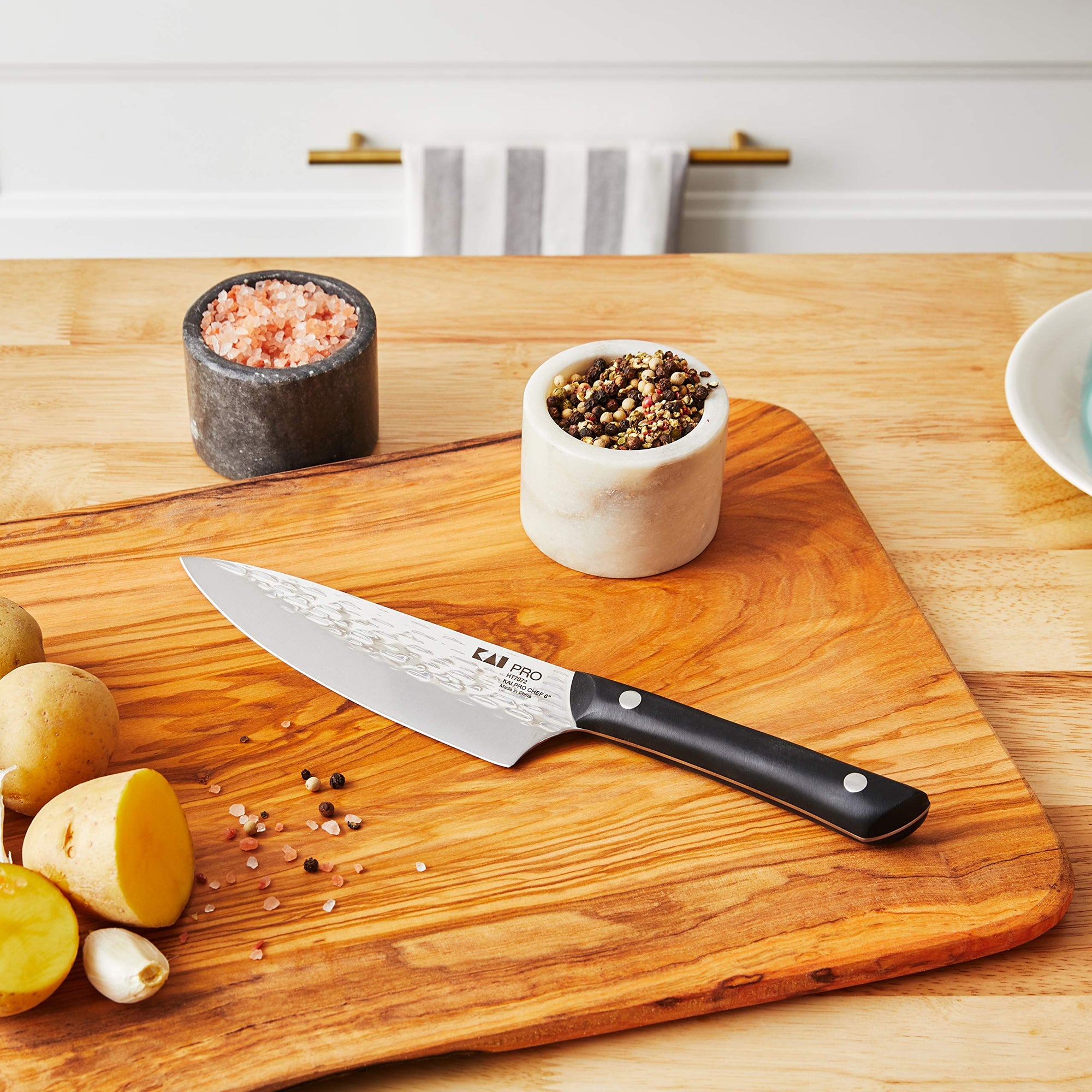 KAI Pro Chef&#39;s Knife