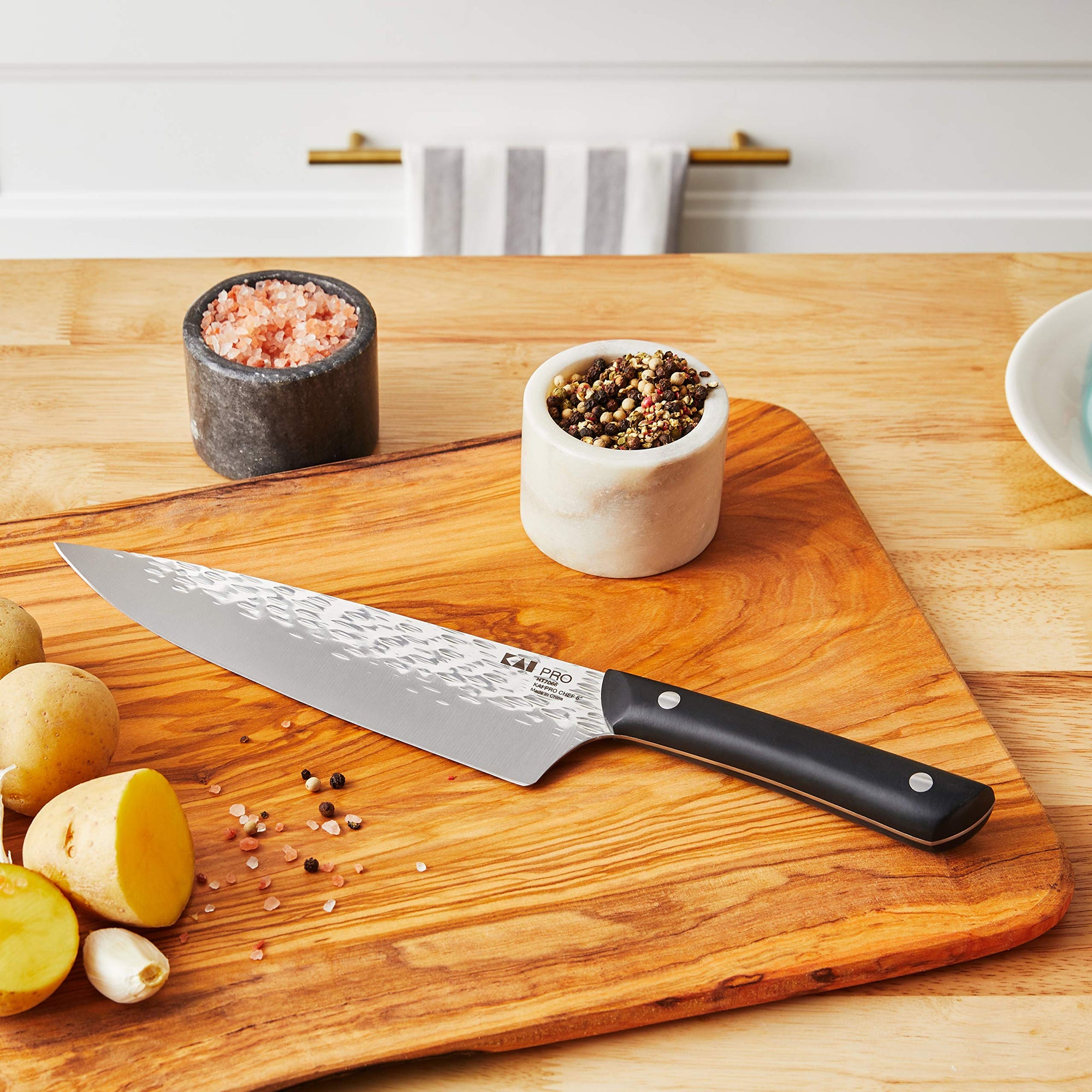 KAI Pro Chef&#39;s Knife