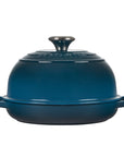 Le Creuset 9.5″ (1.75 qt.) Signature Bread Oven