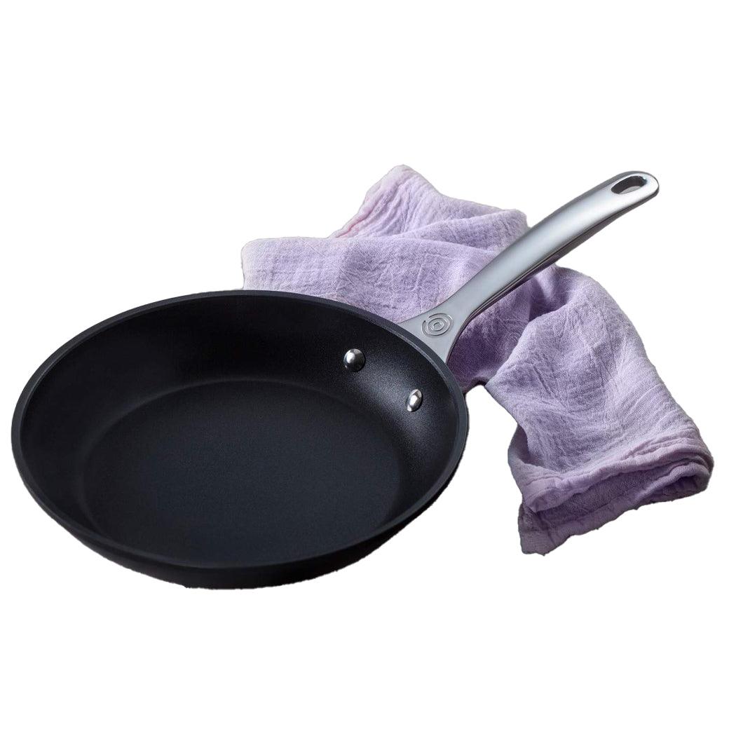 Le Creuset Toughened Nonstick PRO 2 Piece Set (9″ &amp; 11″ Fry Pan) - J.L. Hufford