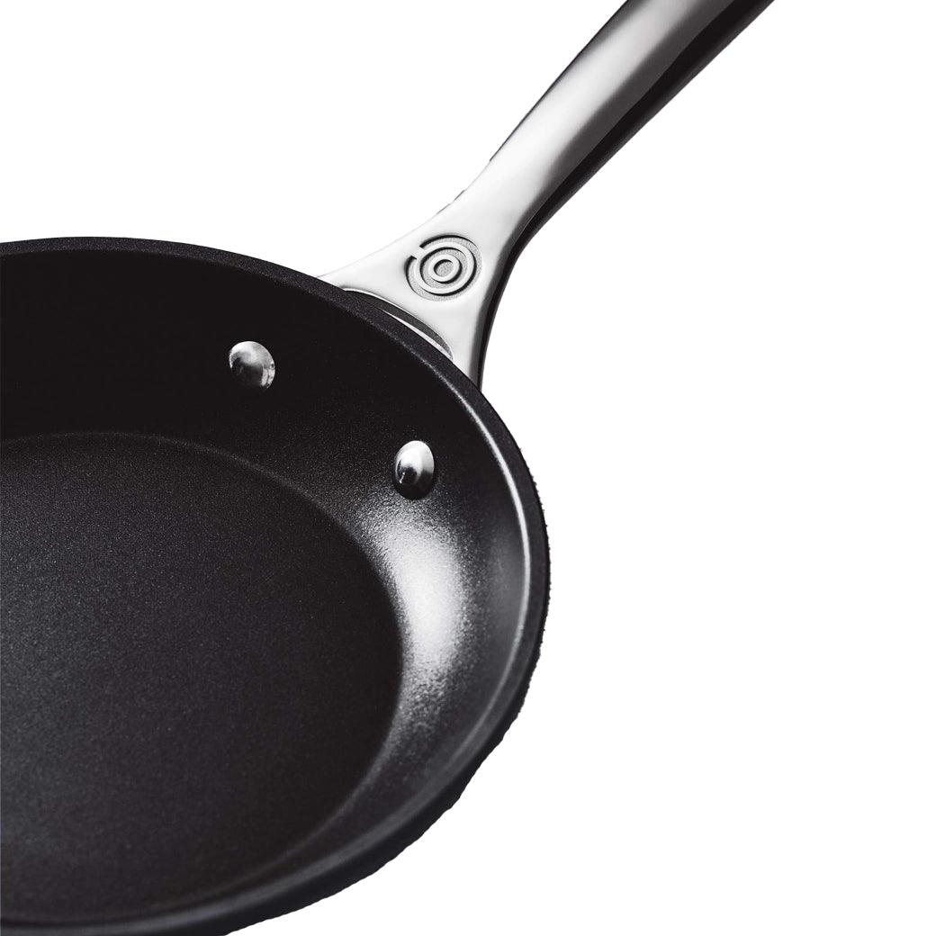 Le Creuset Toughened Nonstick PRO 2 Piece Set (9″ &amp; 11″ Fry Pan) - J.L. Hufford