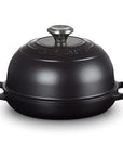 Le Creuset 9.5″ (1.75 qt.) Signature Bread Oven