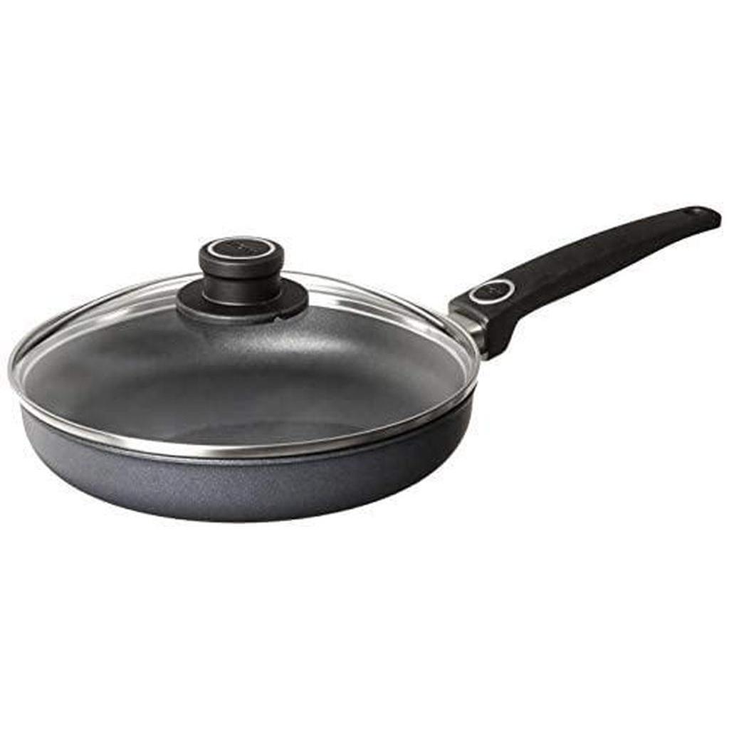 Woll Diamond Lite Saute Pan With Lid (Saute w/Lid, 9.5&quot;)